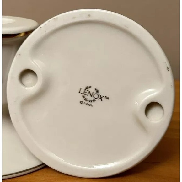 Lenox Porcelain Rose Motif Cream w/ Gold Trim Candle Holders Set of 2 - Picture 4 of 4